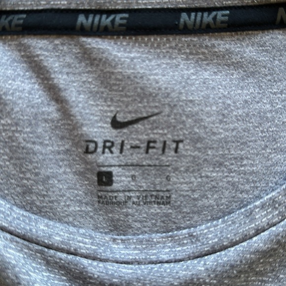 Nike Dri-Fit gray long tee with side slits, size L - Picture 10 of 13